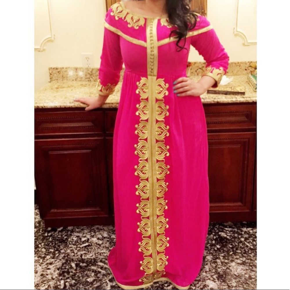 Arab dress; Kaftan; Embroidery
